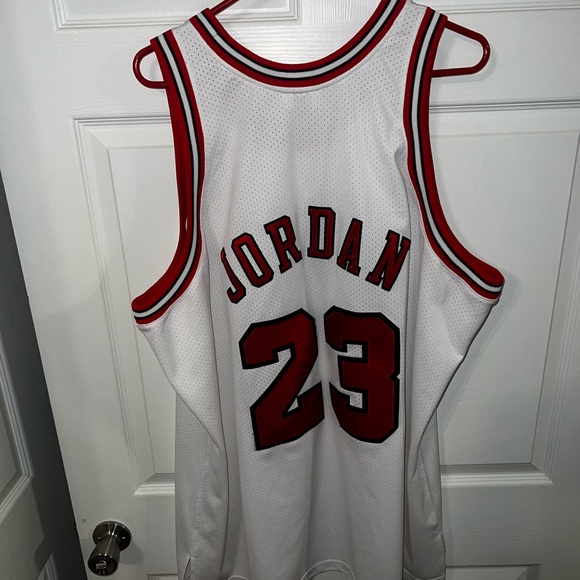 Hardwood classics authentic Michael Jordan jersey - Picture 2 of 3